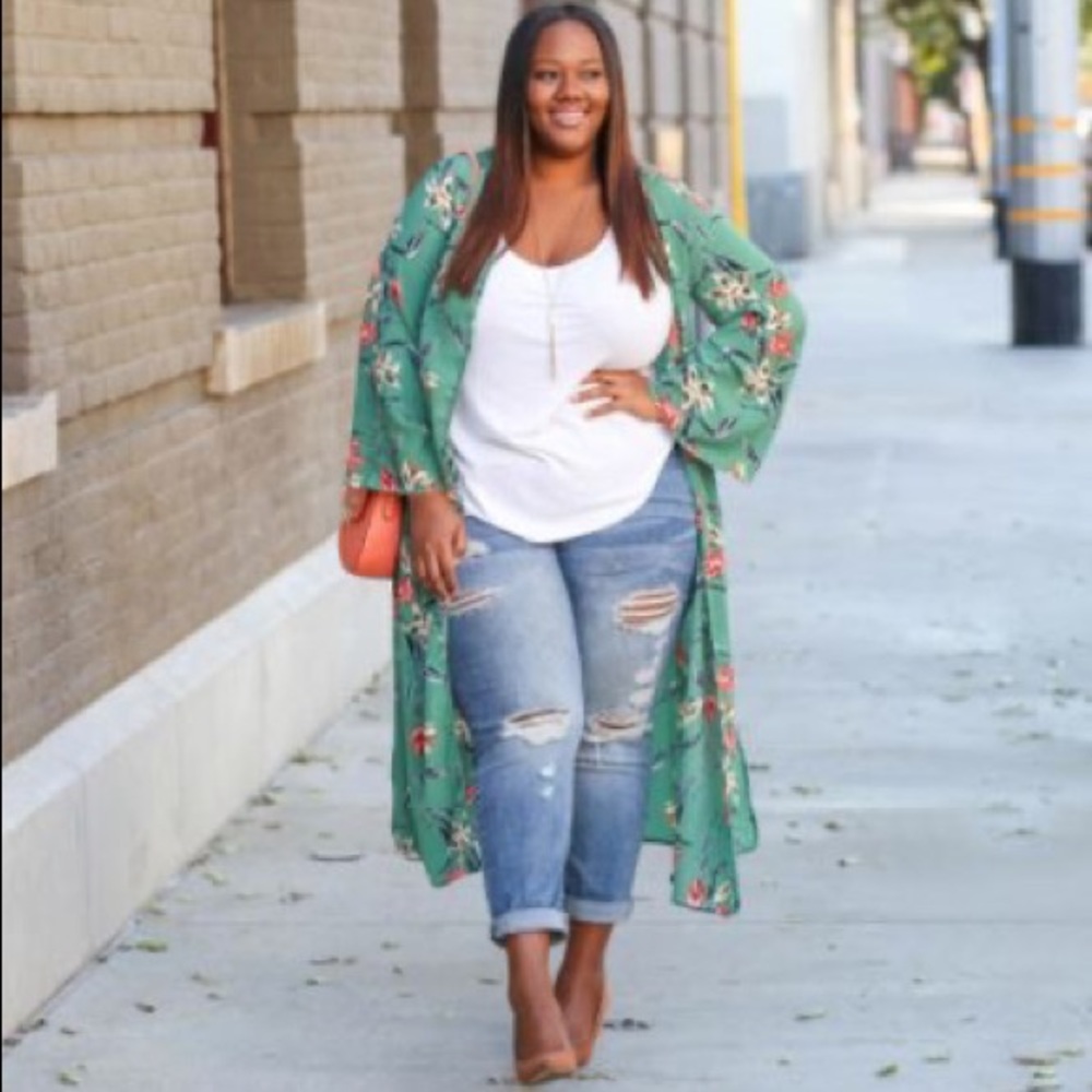 2 PIECE PLUS SIZE OUTFIT - Picture 5 of 12